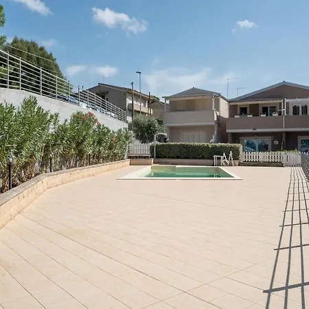 Simple Holiday In With Shared Swimming Pool * Viddalba