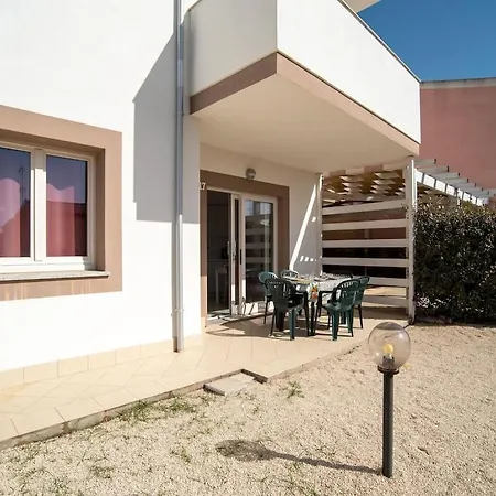 Simple Holiday In With Shared Swimming Pool Viddalba