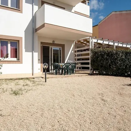 Simple Holiday In With Shared Swimming Pool Ferienhaus