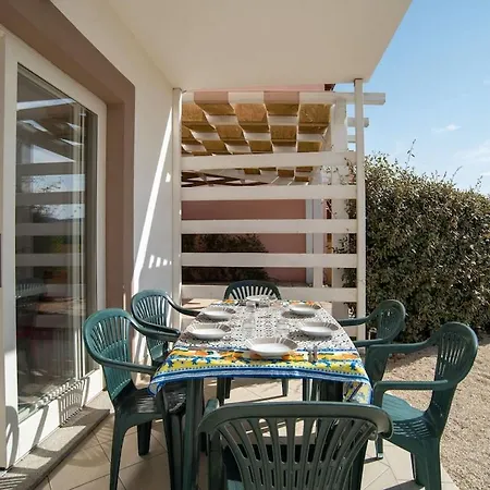 Simple Holiday In With Shared Swimming Pool Ferienhaus *